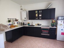 cucina completa di elettrodomestici usata due anni, ad angolo, nera