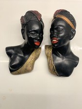 Coppia Di Sculture Teste Di Ragazze Africane In Gesso Epoca Art decò.