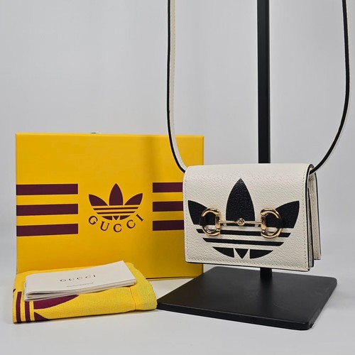Gucci mini pochette - mini, a