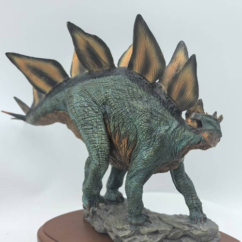 Statua dinosauro stegosauro