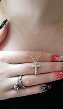 Ciondolo croce diamante