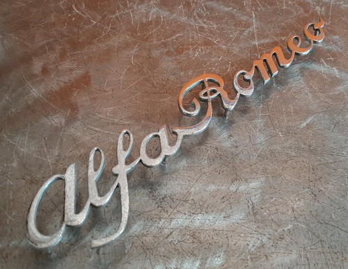 Scritta emblem alfa romeo - alfa,