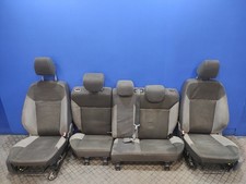 SET COMPLETO DI SEDILI /