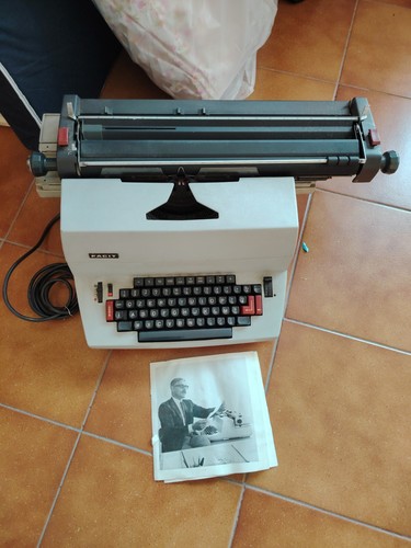 Macchina scrivere - macchina,