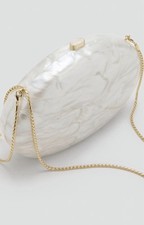 Taglia piccola. Design rigido