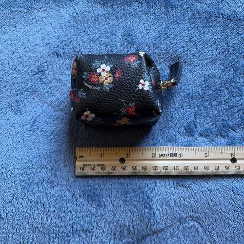 Portachiavi con zip floreale