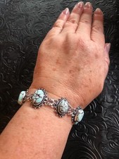 Nuovo bracciale artigianale Lander blu turchese disegno floreale adatto al polso 7"