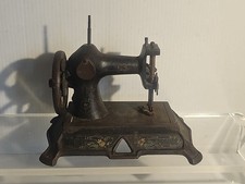 Antica macchina da cucire a