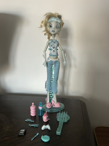 Monster high lagoona blue - monster,