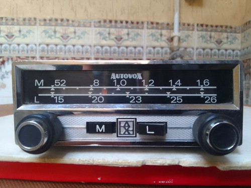Autoradio automobile vintage