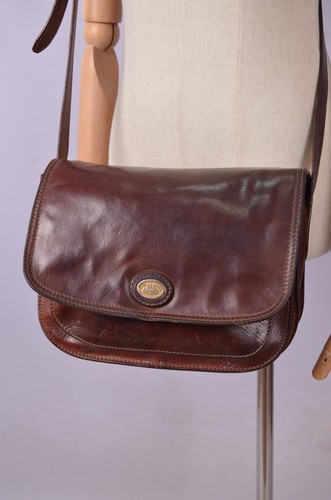 The bridge story - donna, handbag