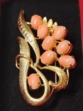 Spilla Antica Con Corallo