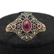 Anello in oro massiccio 9K con rubini naturali vintage anni '70 Italia da donna