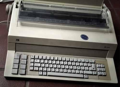Macchina scrivere elettrica - macchina,