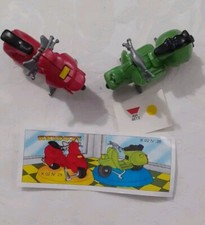 Kinder Sorpresine Kinder  K02 Vespa  N28 E 29 Con Cartina E Adesivi 