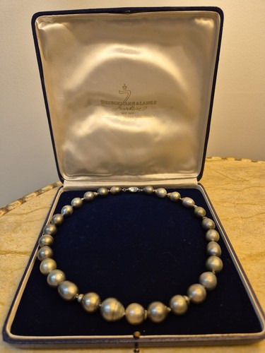 Collana con perle - , di