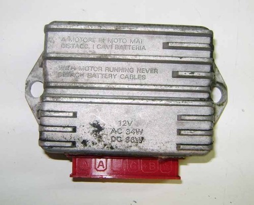 Regolatore tensione piaggio - tensione,