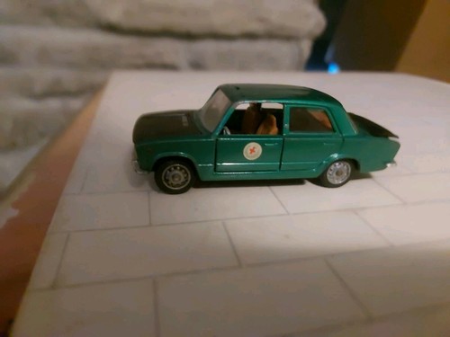 Mebetoys fiat 124 taxi - a-43,