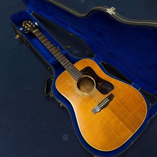 Chitarra acustica vintage