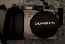 Olympus CAMEDIA C-2020 Zoom 2.1MP Digital Camera - Black & Metallic