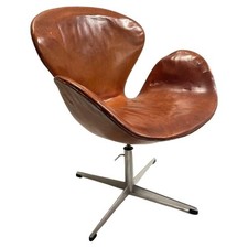 Sedia a cigno Arne Jacobsen