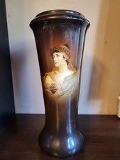 Antico vaso in porcellana