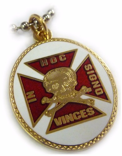 Collana con ciondolo massonico