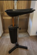 Lavatesta A Piede Regolabile Con Serbatoio