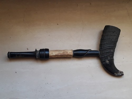 Pipa antica con - pipa,