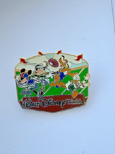 Spilla calcio gomma pippo walt - pippo,