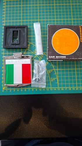 Italia renamel car badge