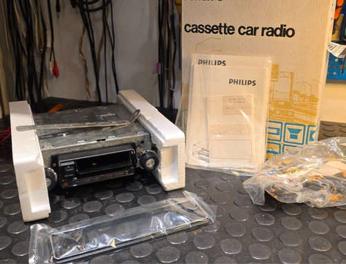 Philips 232 vintage car - philips,