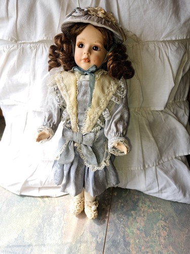 Doll bambola porcellana - , alta
