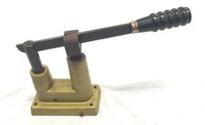 Leva-metti capsule calibro 20 vintage in ghisa