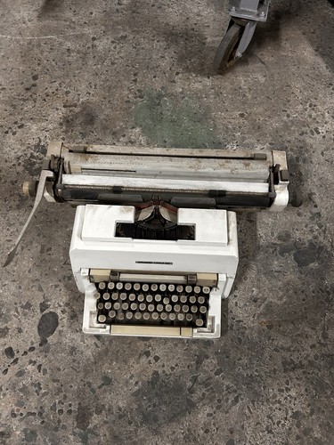 Macchina scrivere olivetti - da,