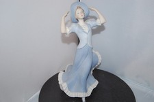 bellissima donna con cappello