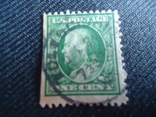 Timbre postage one - s,