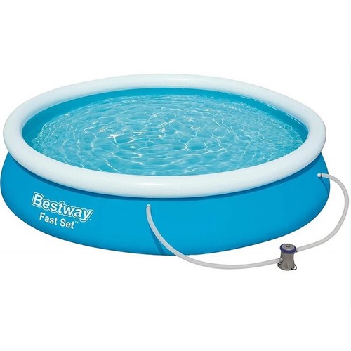 Piscina fuori terra - fuori,