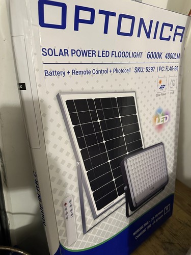Faro led solare - 40w, lumen