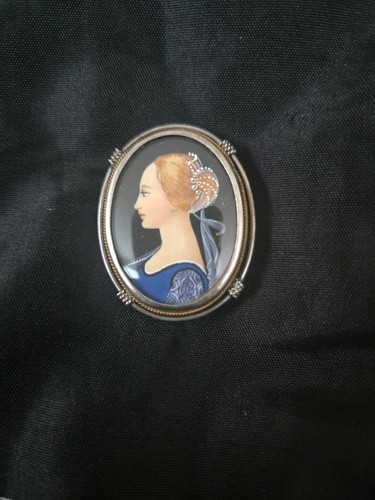 Spilla ciondolo ritratto - ,