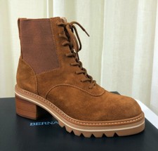 Stivali nuovi con scatola