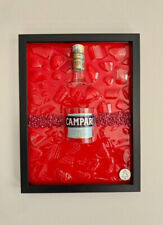 Quadro con bottiglia rotta