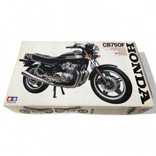 Tamiya Honda Cb750F scala 1/6