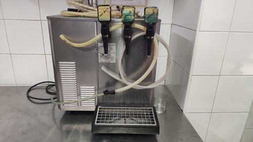Erogatore spillatore macchina - spillatore,