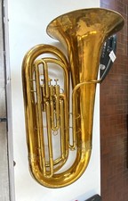 Tuba King 1140 3 valvole usata molto pulita, ammaccature principali rimosse; con custodia, boccaglio