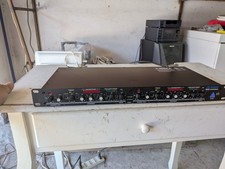 Alesis 3632 Compressore