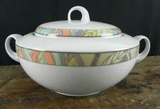 Antica zuppiera in Porcellana