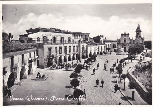 Venosa piazza castello 1958 - ,