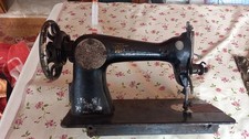  Antica Macchina da Cucire