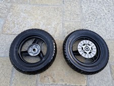 Coppia cerchi con - cerchi, gomme